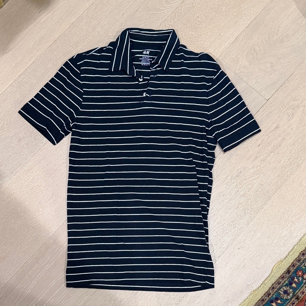 H&M Men’s Navy and White Striped Polo Shirt
